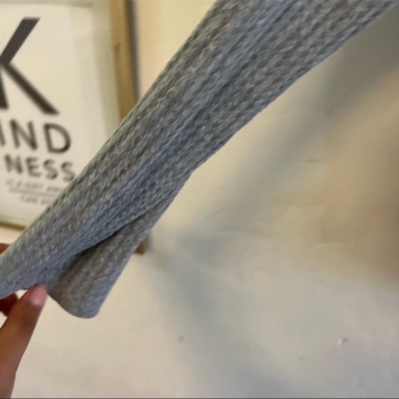 Socialite Gray Waffle Knit Button Down Tie Front Long Sleeve Top Medium - Picture 6 of 8